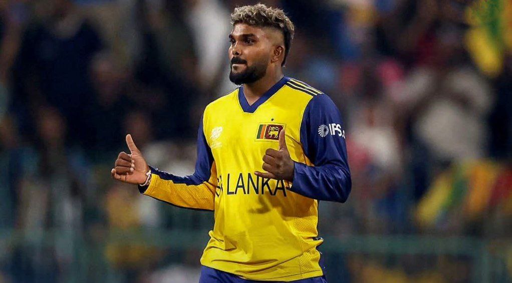 ආබාධයක් හේතුවෙන් වනිඳු හසරංග T20 ලෝක කුසලානයෙන් ඉවතට.