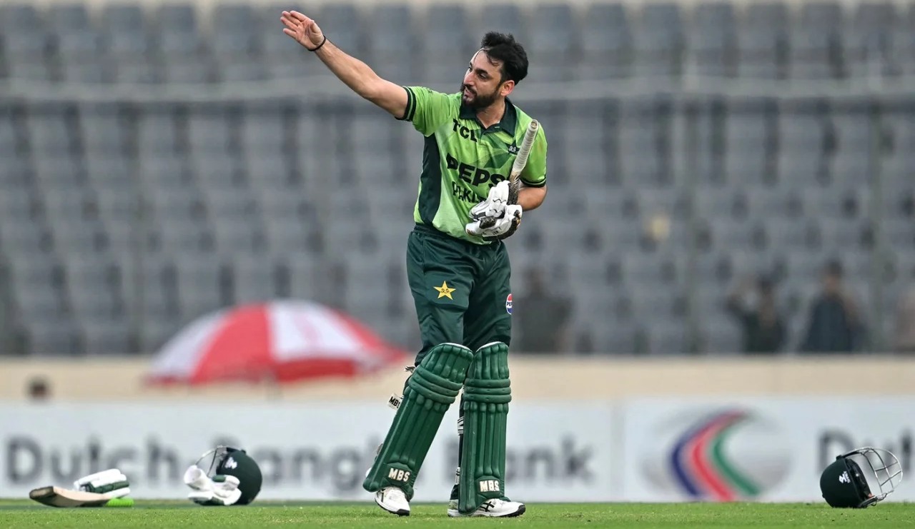 Run-out සිද්ධියෙන් පසු කෝපයෙන් ප්‍රතිචාර දැක්වූ Salman Aghaට ICC දඩුවම් ලකුණක්